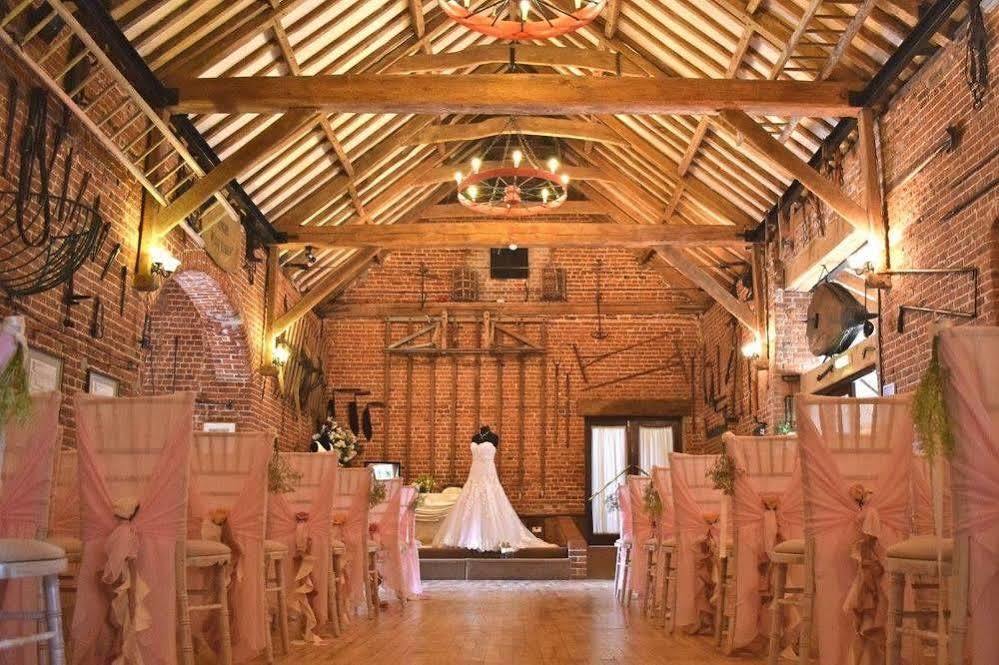 At The Farmhouse Hunters Hall Ξενοδοχείο Dereham Εξωτερικό φωτογραφία